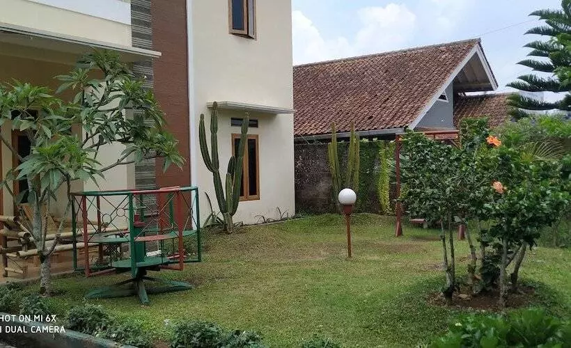 Villa Pribadi Beunying 35 Pax