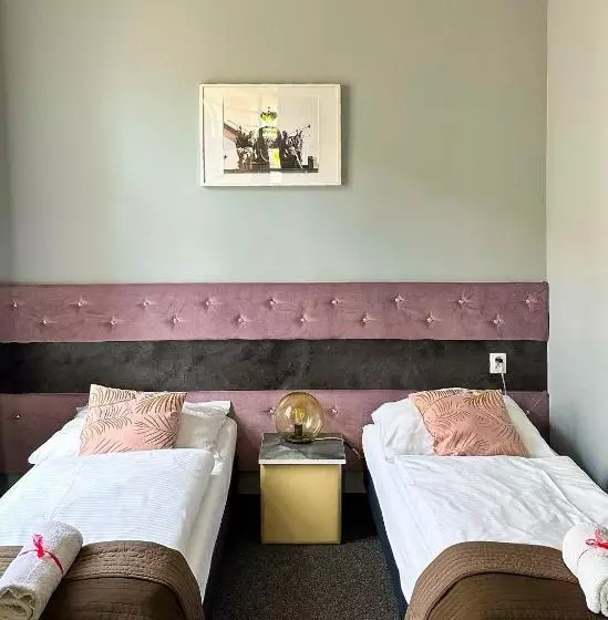 Expolis Residence   City Center Mtp Targi   24h #betterthanyourex