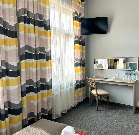 Expolis Residence   City Center Mtp Targi   24h #betterthanyourex