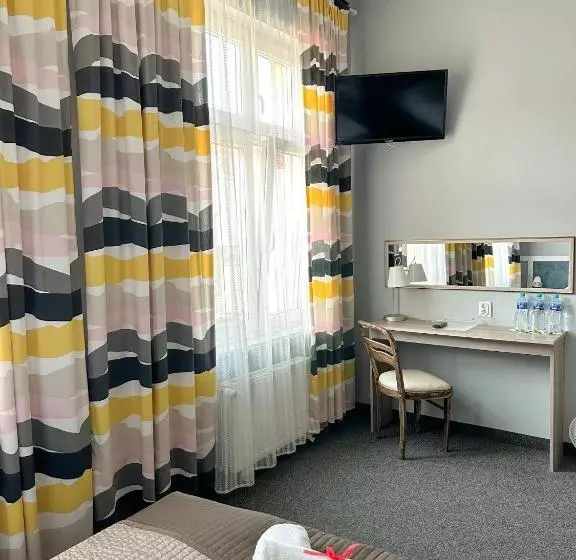 Expolis Residence   City Center Mtp Targi   24h #betterthanyourex