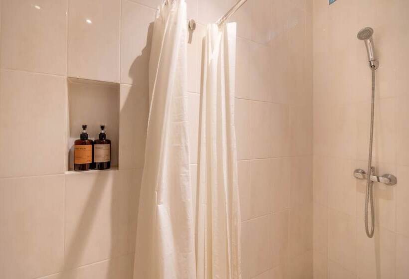 Gelatik B&b   Hostel