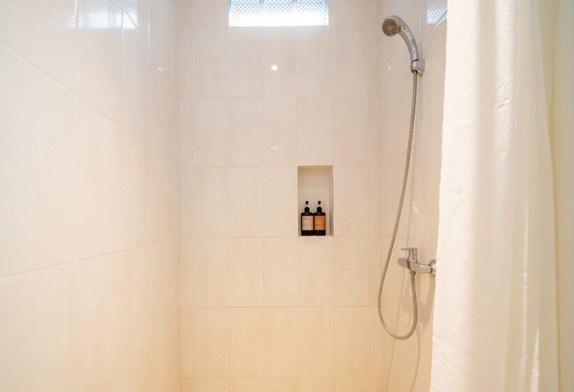 Gelatik B&b   Hostel