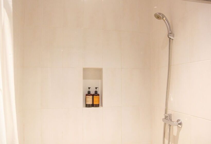 Gelatik B&b   Hostel