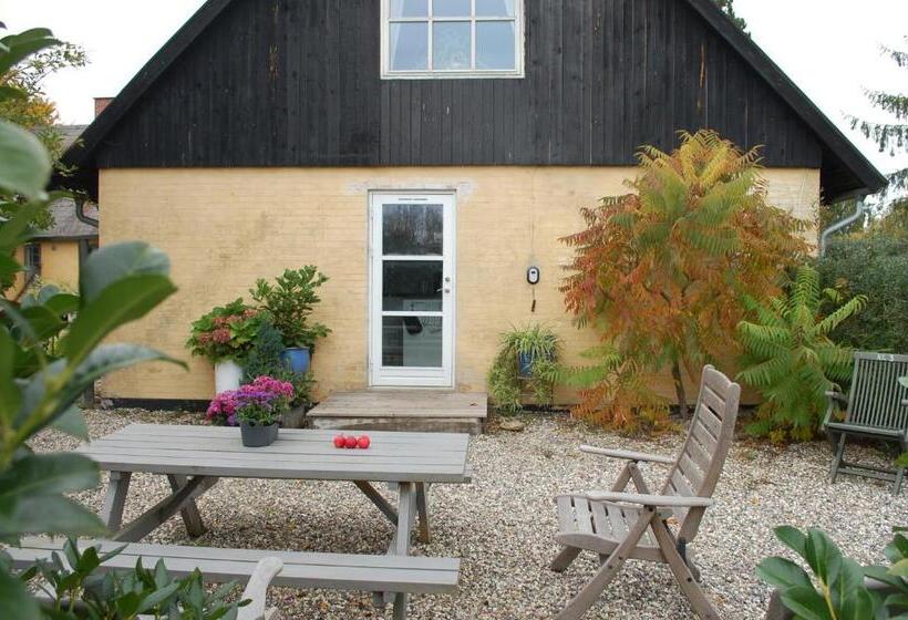 פונדק Fredensborg Guesthouse