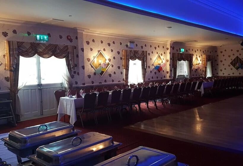 فندق The Coach House