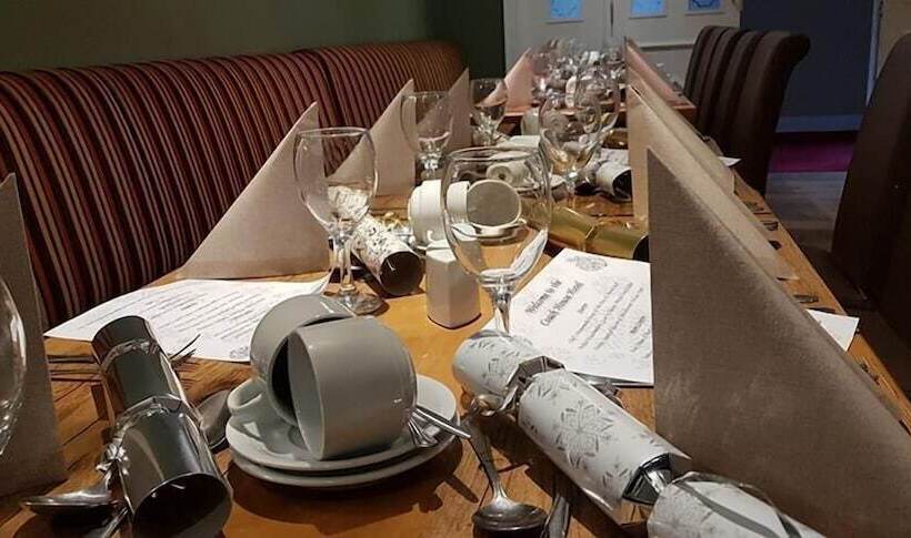 فندق The Coach House