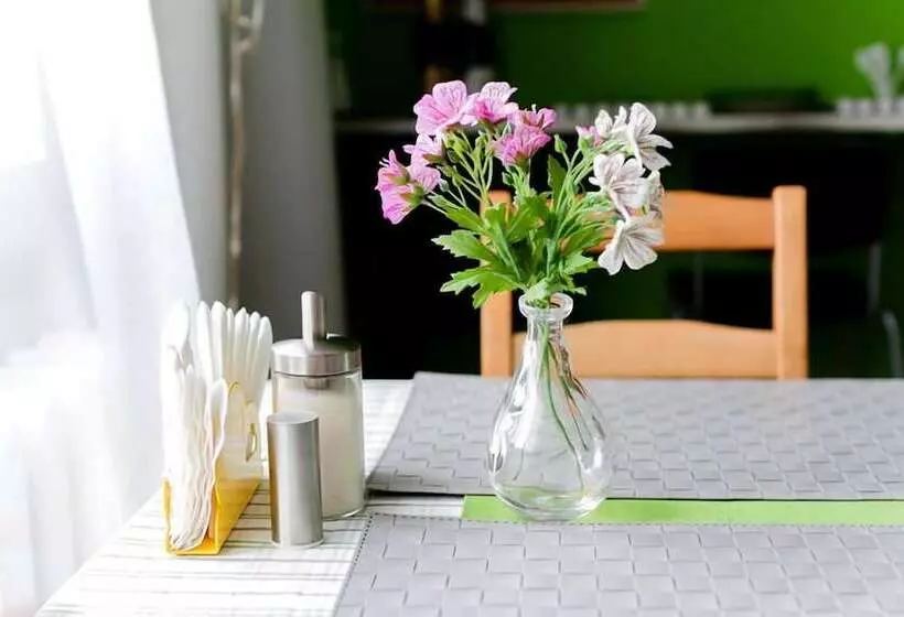 Wiki Hostels