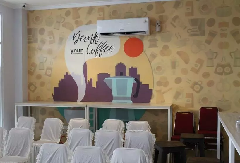 Hotelli Central Front One Inn Jakarta Airport