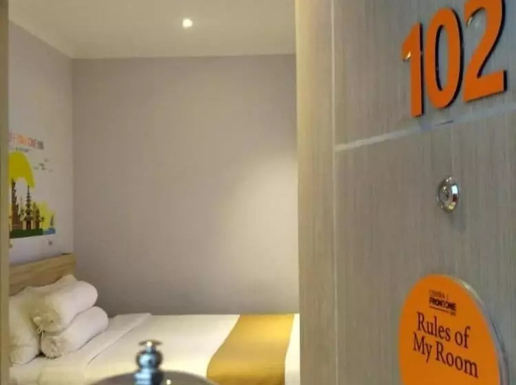 Hotelli Central Front One Inn Jakarta Airport