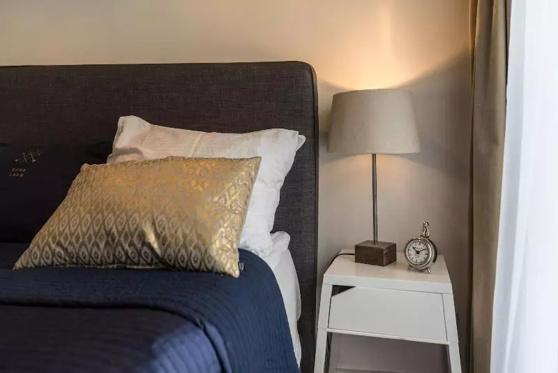 Majatalo Dam Square Inn