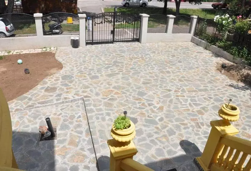 پانسیون Smeštaj Olivera Niška Banja