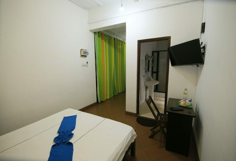 Singgah   Hostel