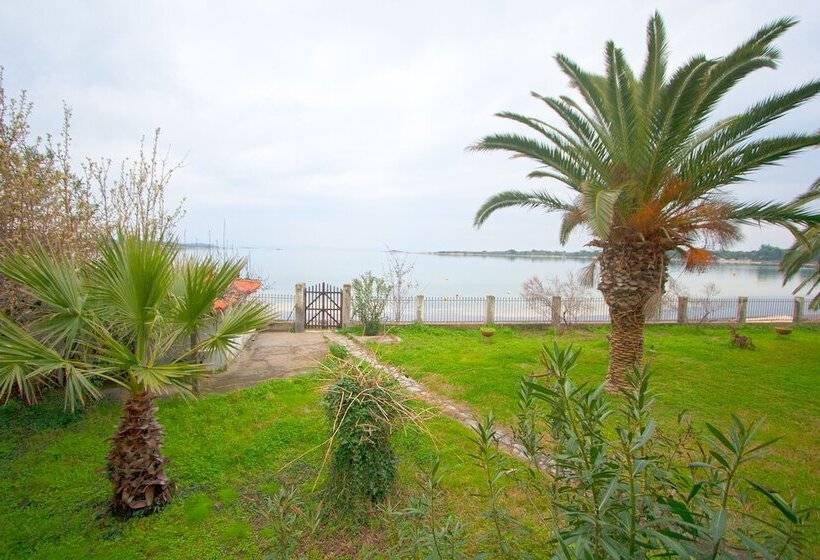 Docker Beachfront House By Halkidiki Villas