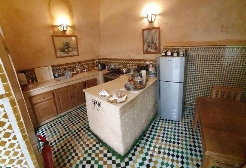 膳宿费 Dar Houdou