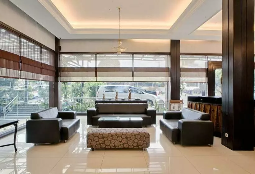 پانسیون Reddoorz Plus Near Floating Market Lembang