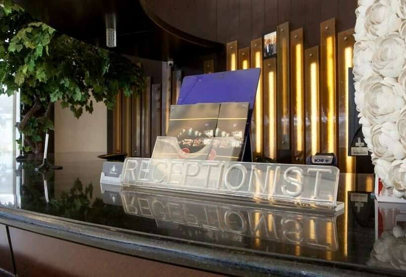 Panzió Reddoorz Plus Near Floating Market Lembang