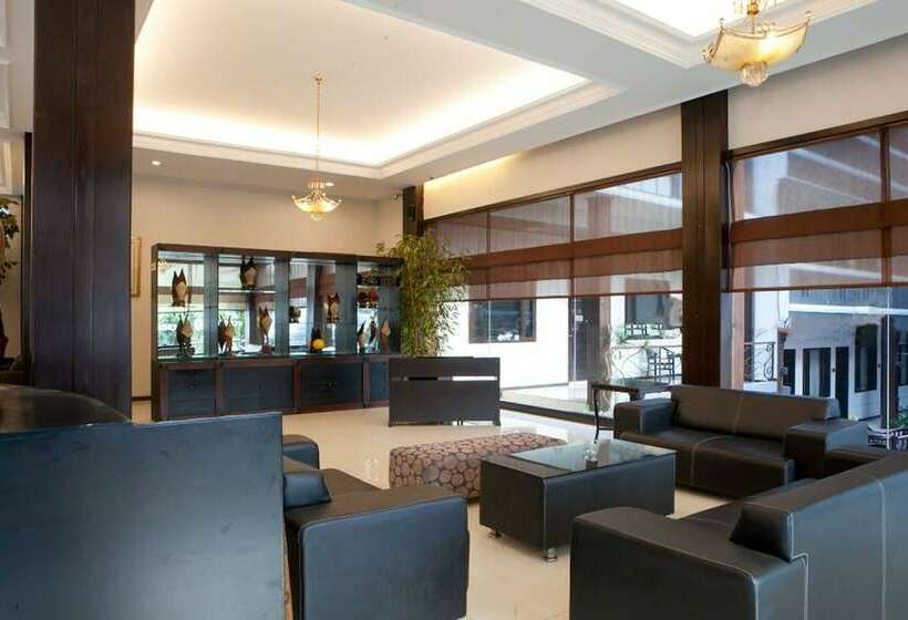 Panzió Reddoorz Plus Near Floating Market Lembang