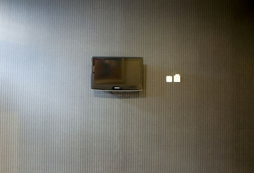 Panzió Reddoorz Plus Near Floating Market Lembang