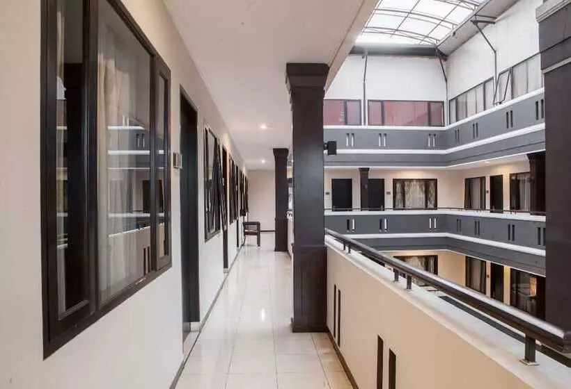 پانسیون Reddoorz Plus Near Floating Market Lembang