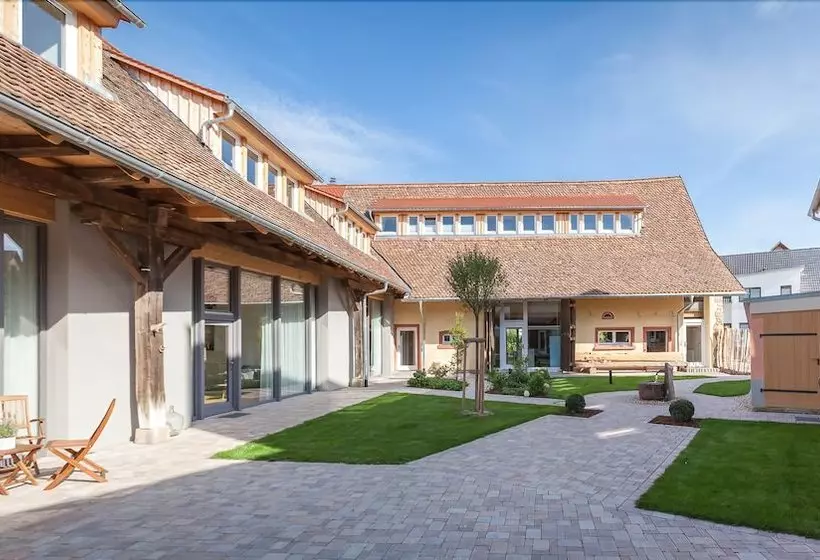 Baumgartners Dreiseithof Historisch, Modern, Zentral