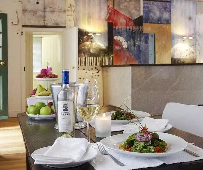 Aamiaismajoitus (B&B) Allee Bleue Hospiltality