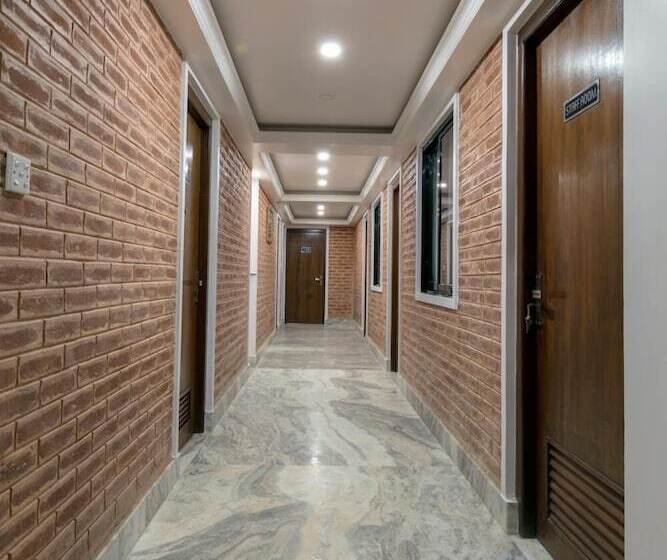 هتل Kailash Kuti Inn