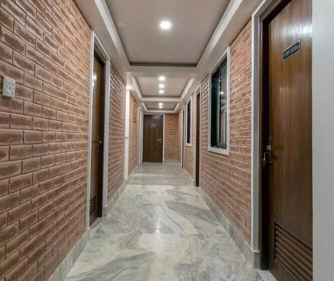 هتل Kailash Kuti Inn