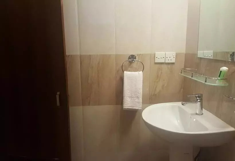 هتل Kailash Kuti Inn