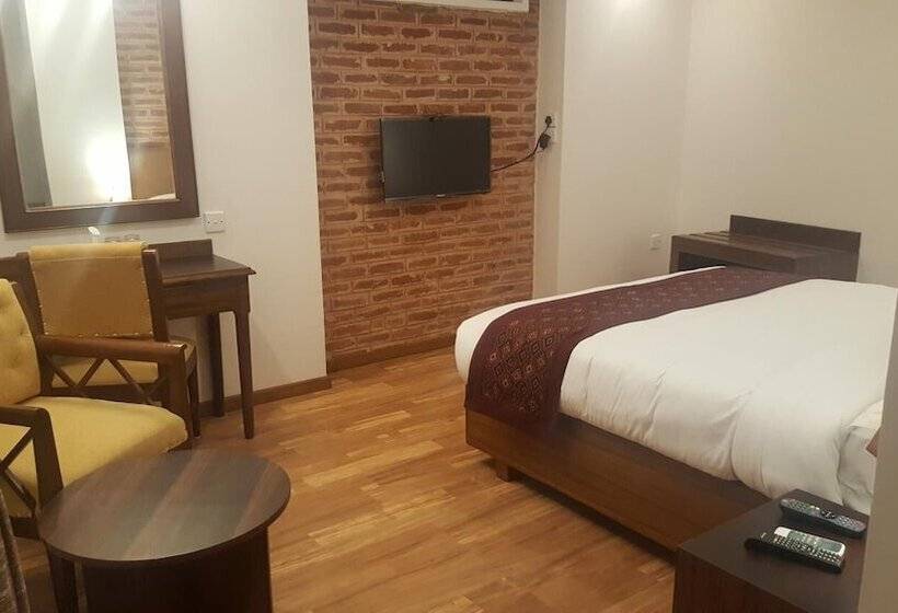 هتل Kailash Kuti Inn