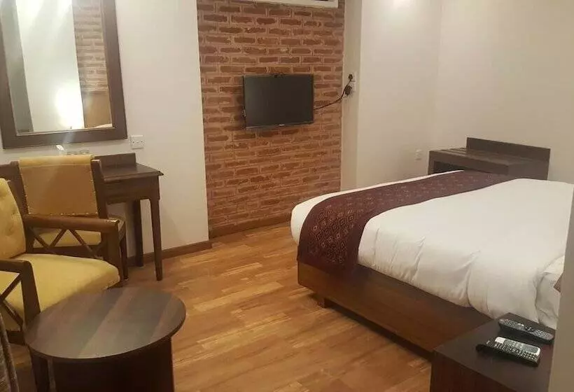 هتل Kailash Kuti Inn