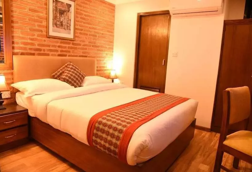 هتل Kailash Kuti Inn