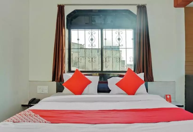 هتل Savera Palace Stays