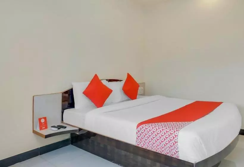 هتل Savera Palace Stays