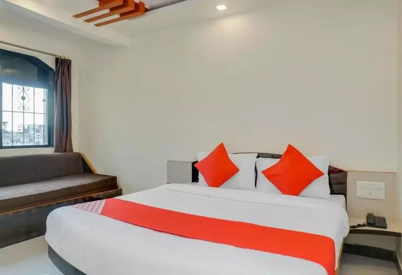 هتل Savera Palace Stays