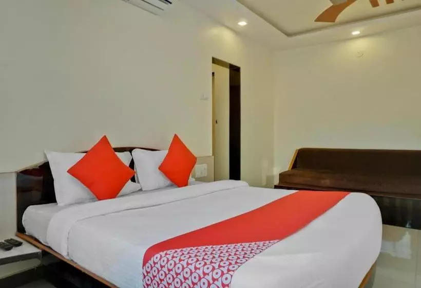 هتل Savera Palace Stays