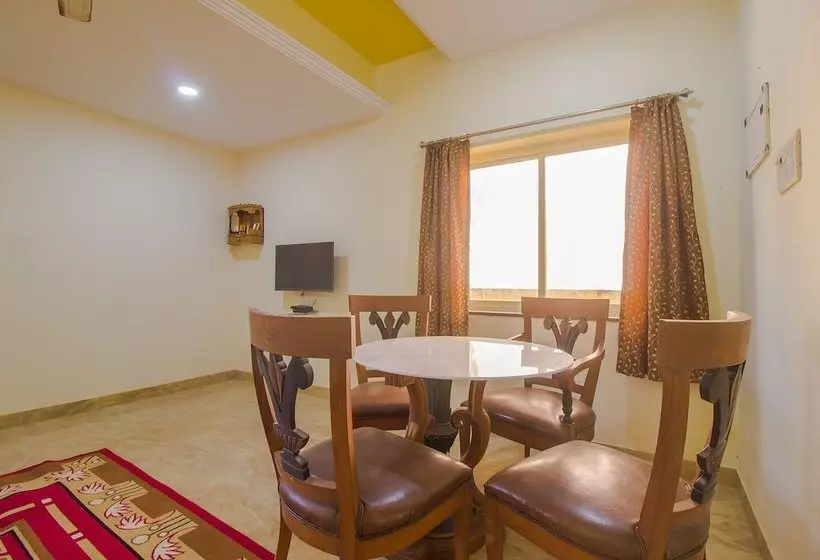 Oyo Home 18655 Spacious 3bhk