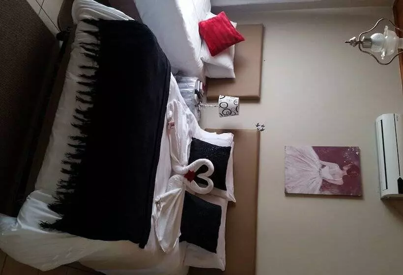 ペンション The Anchor Guesthouse