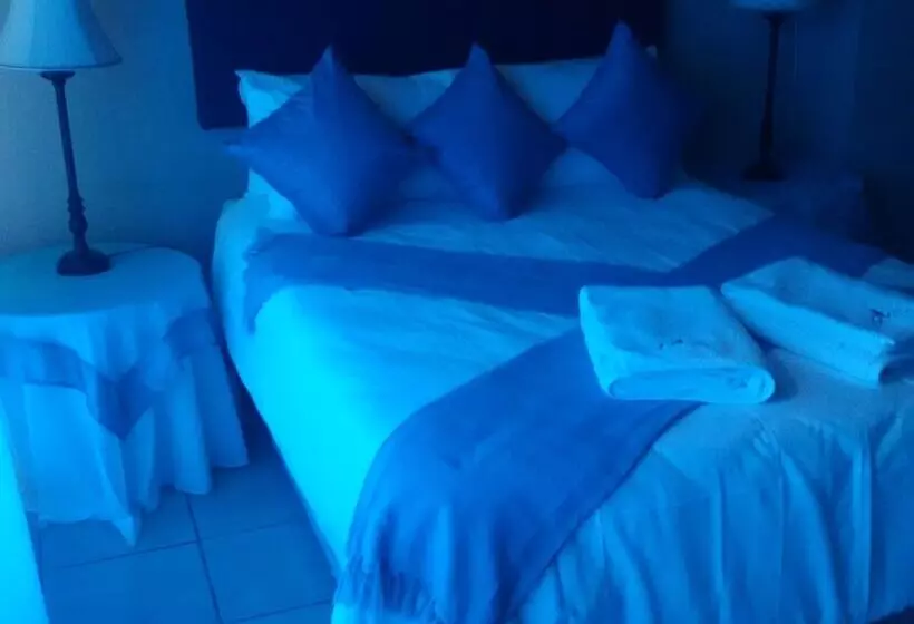 ペンション The Anchor Guesthouse