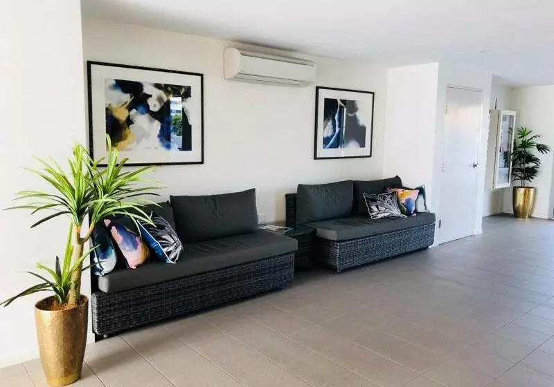 North Shore Oceanside Kawana