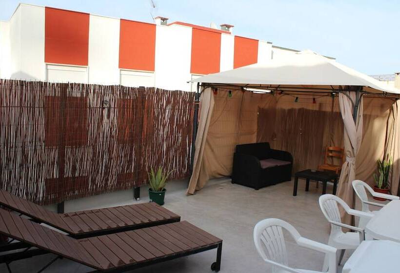 Sweet Dreams Rooms   Hostel