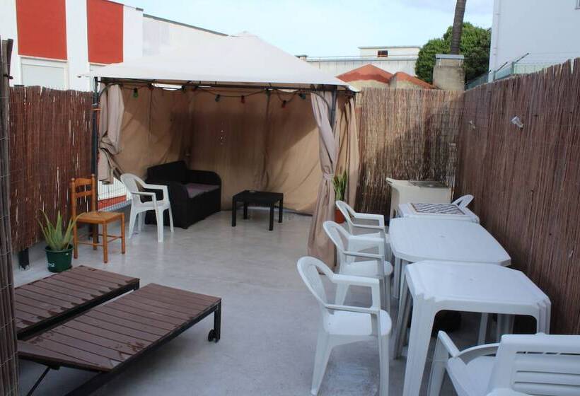 Sweet Dreams Rooms   Hostel