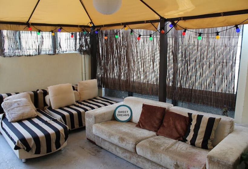 Sweet Dreams Rooms   Hostel