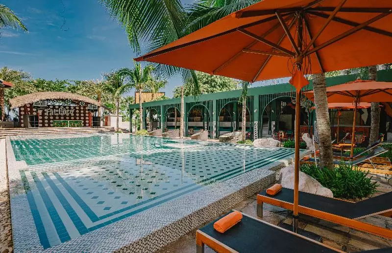 A One The Royal Cruise Hotel Pattaya   Sha Extra Plus