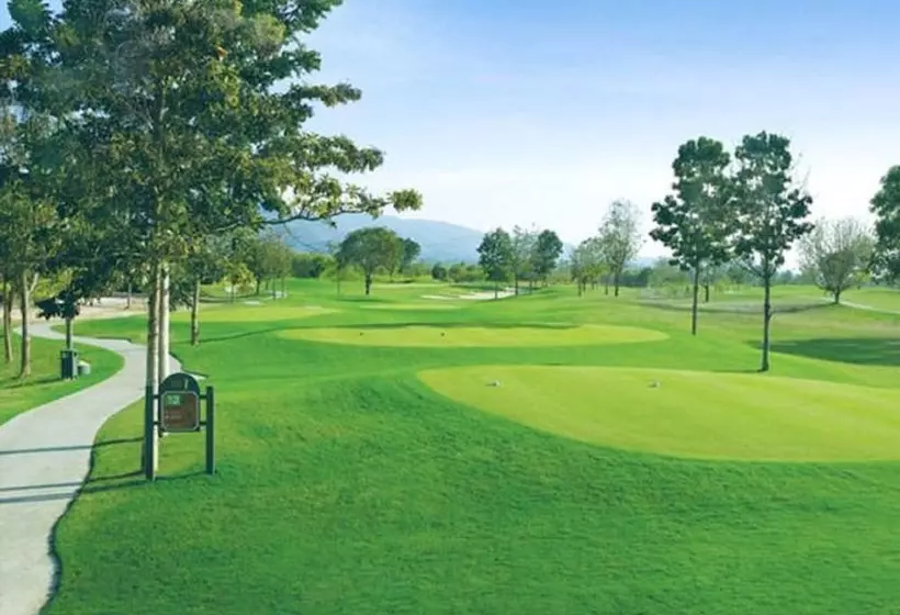 호텔 Lake View Resort & Golf Club