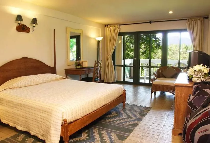 호텔 Lake View Resort & Golf Club