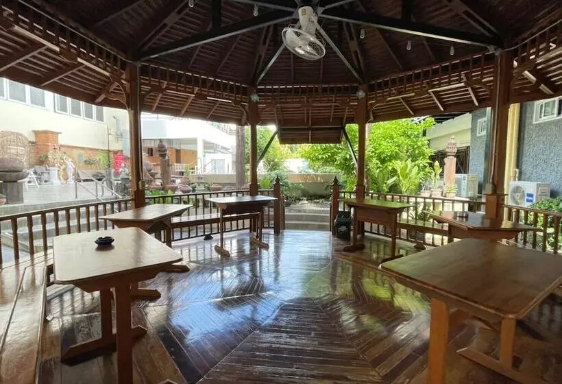 Prince Hotel Chiang Mai