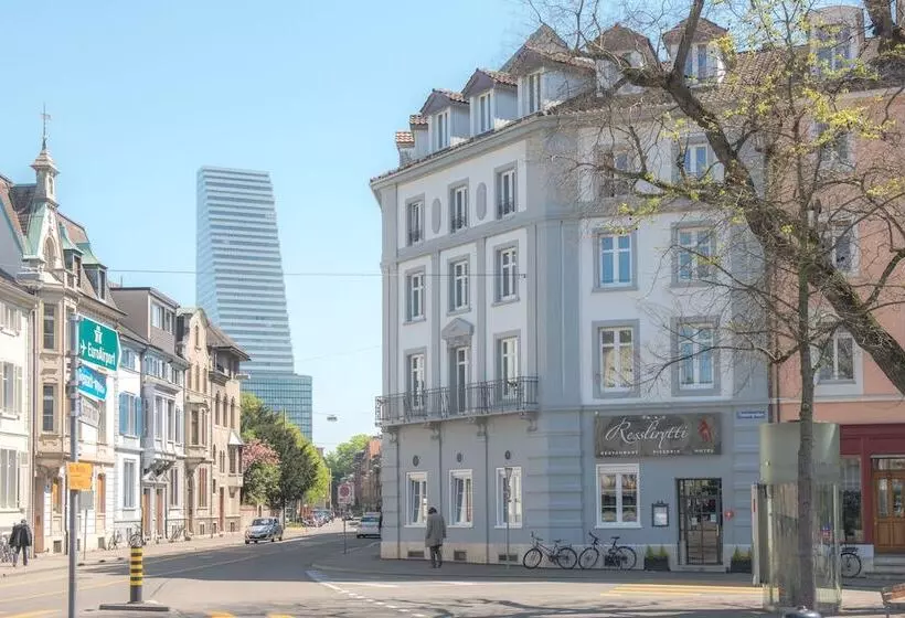 ホテル Restaurant Resslirytti