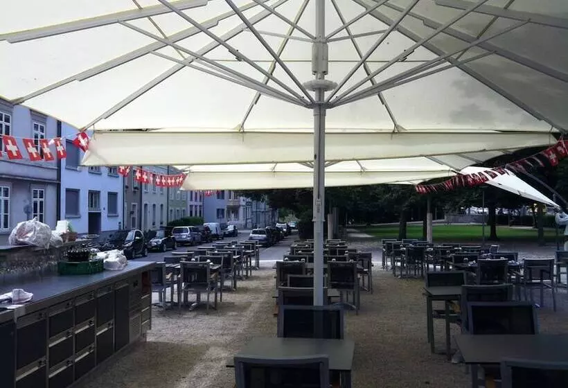 ホテル Restaurant Resslirytti