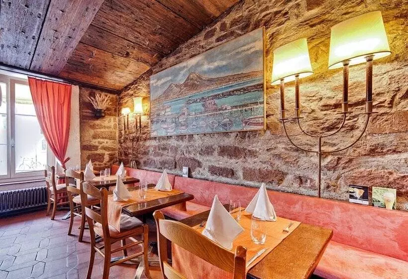 ホテル Restaurant Resslirytti