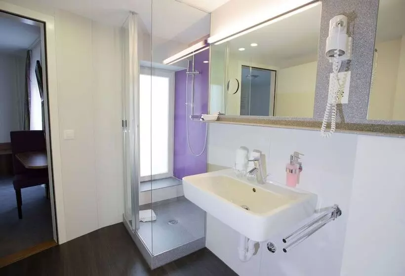 ホテル Restaurant Resslirytti